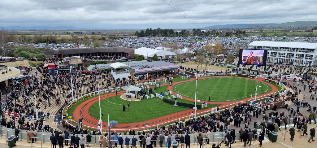 Cheltenham Dag 2: Ballyburn&nbsp;vinder!